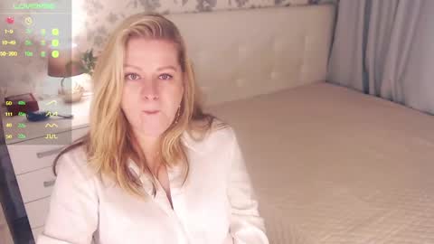 Helena Bonham online show from December 18, 2024, 6:53 am