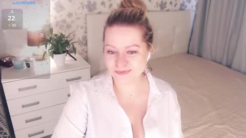 Helena Bonham online show from February 25, 2025, 6:14 am