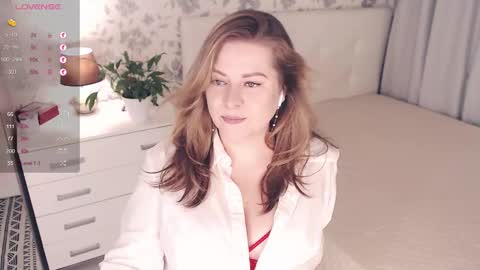 Helena Bonham online show from October 7, 2025, 3:09 pm