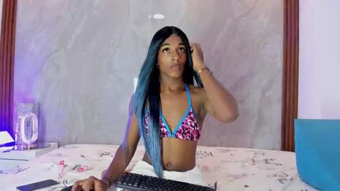 Snapshot of helenjhons chatting on January 8, 2026, 6:43 pm helenjhons online show from January 8, 2026, 6:43 pm