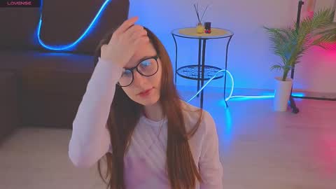 Snapshot of helenmann_ chatting on March 5, 2025, 1:50 pm   online show from March 5, 2025, 1:50 pm