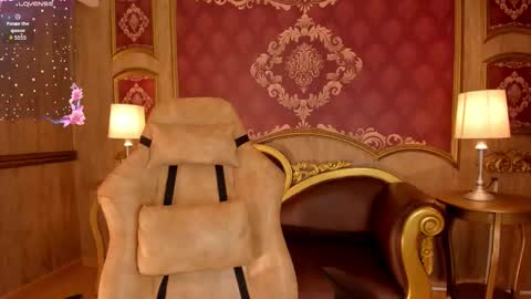 Snapshot of helenstanfordd chatting on October 23, 2025, 12:48 pm Helen or Hells online show from October 23, 2025, 12:48 pm