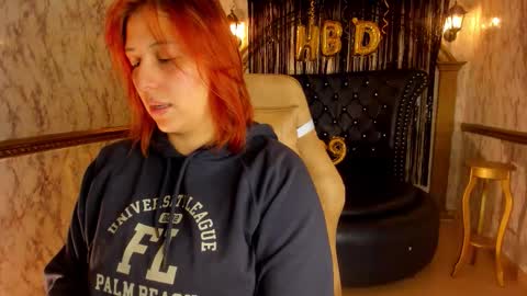 Snapshot of helenstanfordd chatting on November 13, 2025, 12:04 pm Helen or Hells online show from November 13, 2025, 12:04 pm