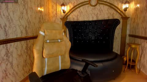 Snapshot of helenstanfordd chatting on November 24, 2025, 12:27 pm Helen or Hells online show from November 24, 2025, 12:27 pm