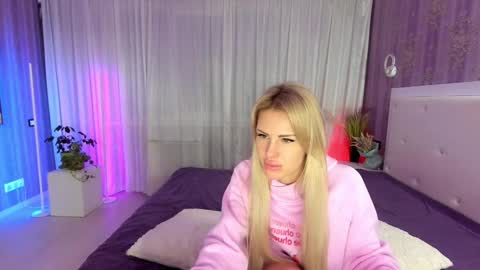 Snapshot of helensunshine chatting on December 18, 2024, 4:09 am Helen online show from December 18, 2024, 4:09 am