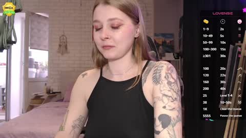 Snapshot of helenundersin chatting on April 1, 2026, 1:41 pm Helen online show from April 1, 2026, 1:41 pm