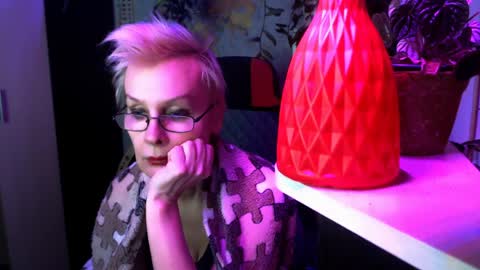 Helga online show from April 4, 2026, 7:00 pm