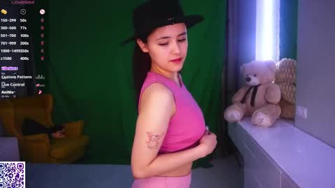 Aurora online show from April 5, 2026, 9:01 pm