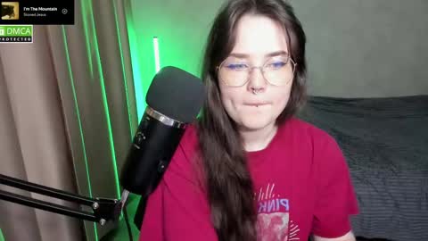 Red online show from March 3, 2025, 6:55 pm