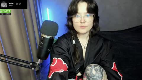 Red online show from November 25, 2025, 6:52 pm