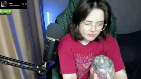 Snapshot of hell_hotline chatting on February 3, 2026, 6:57 pm Red online show from February 3, 2026, 6:57 pm