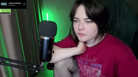 Snapshot of hell_hotline chatting on February 19, 2026, 9:00 pm Red online show from February 19, 2026, 9:00 pm