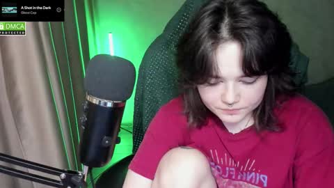 Snapshot of hell_hotline chatting on February 21, 2026, 8:43 pm Red online show from February 21, 2026, 8:43 pm