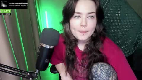 Snapshot of hell_hotline chatting on February 23, 2026, 8:06 pm Red online show from February 23, 2026, 8:06 pm