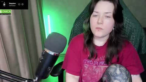 Snapshot of hell_hotline chatting on February 27, 2026, 8:20 pm Red online show from February 27, 2026, 8:20 pm