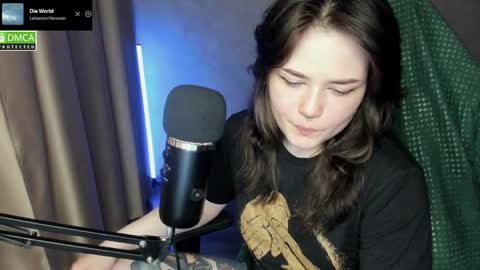 Red online show from April 2, 2026, 8:50 pm