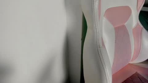 Snapshot of hellen__smith_ chatting on January 19, 2026, 4:27 am hellen__smith_ online show from January 19, 2026, 4:27 am