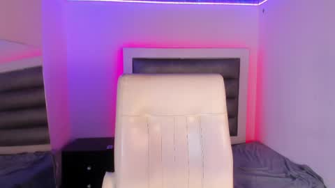 Snapshot of hellen__smith_ chatting on May 7, 2026, 1:22 am hellen__smith_ online show from May 7, 2026, 1:22 am
