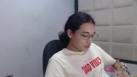 Snapshot of hellen_queensex chatting on February 4, 2025, 1:56 am hellen_queensex online show from February 4, 2025, 1:56 am