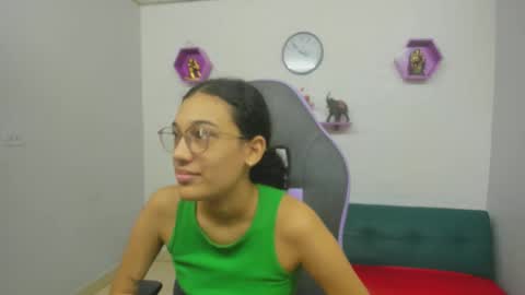 Snapshot of hellen_queensex chatting on February 15, 2025, 4:12 pm hellen_queensex online show from February 15, 2025, 4:12 pm