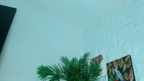 Snapshot of hellen_sky_ chatting on November 18, 2025, 5:17 pm hellen online show from November 18, 2025, 5:17 pm