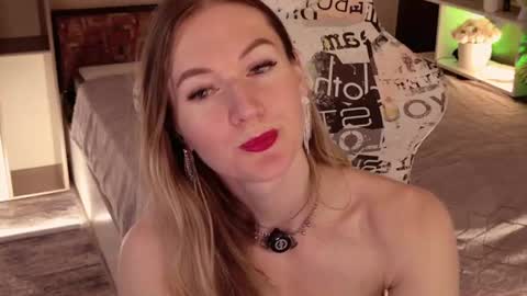 Alisia  Monday to Friday from 10 am to 4 pm GMT 2 online show from July 3, 2026, 8:21 am