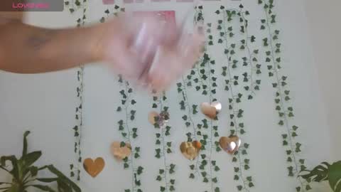 hellokitty_valery1 online show from April 18, 2026, 12:25 am