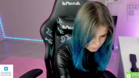 Snapshot of hellokittyalice chatting on September 30, 2025, 2:11 pm Alice online show from September 30, 2025, 2:11 pm
