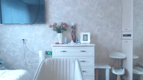 Snapshot of hellokittykaty chatting on February 19, 2026, 6:53 am Victory online show from February 19, 2026, 6:53 am