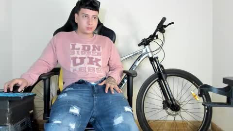 Snapshot of hellstar_team chatting on October 21, 2025, 5:30 am Star and Andy online show from October 21, 2025, 5:30 am