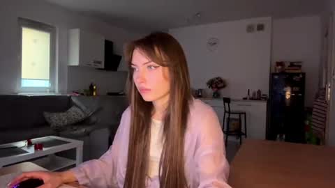 hellyluxury online show from July 16, 2026, 6:36 pm