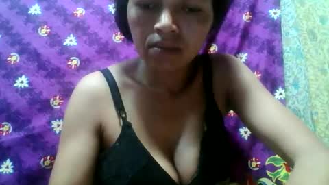 Snapshot of henitsaldy chatting on March 3, 2026, 8:15 pm henitsaldy online show from March 3, 2026, 8:15 pm