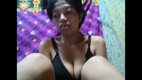 Snapshot of henitsaldy chatting on March 5, 2026, 2:51 am henitsaldy online show from March 5, 2026, 2:51 am