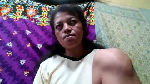 Snapshot of henitsaldy chatting on March 12, 2026, 9:59 am henitsaldy online show from March 12, 2026, 9:59 am