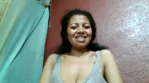 Snapshot of henitsaldy chatting on March 20, 2026, 6:35 pm henitsaldy online show from March 20, 2026, 6:35 pm