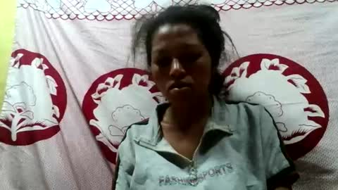 Snapshot of henitsaldy chatting on April 10, 2026, 8:08 am henitsaldy online show from April 10, 2026, 8:08 am