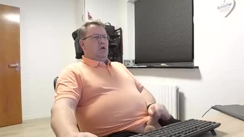 henrikrp1971 online show from February 5, 2025, 8:14 pm