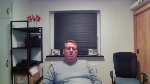 henrikrp1971 online show from February 16, 2026, 5:53 pm