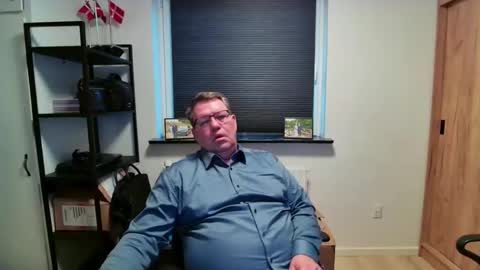 henrikrp1971 online show from February 24, 2026, 3:54 pm