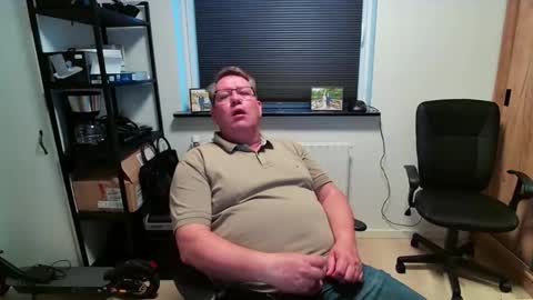 henrikrp1971 online show from April 28, 2026, 6:46 pm