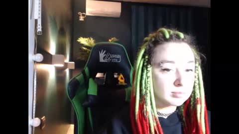 Hentaishiing online show from April 16, 2026, 6:09 pm