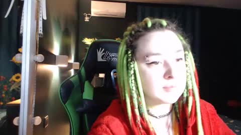 Hentaishiing online show from April 17, 2026, 6:55 pm