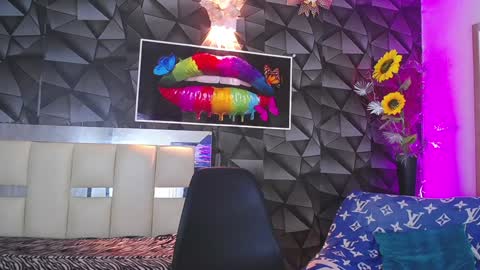 HERA online show from January 5, 2025, 7:49 pm