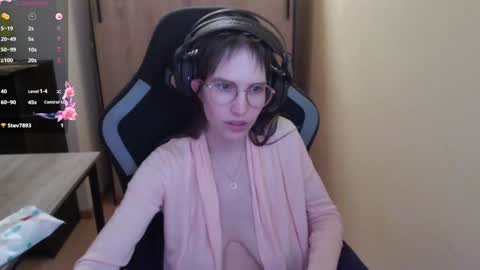 HeraLuna  online show from January 20, 2025, 11:10 pm