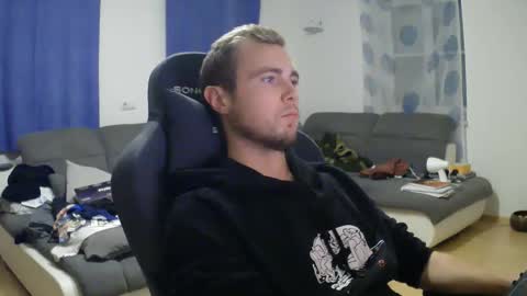 John Pearl online show from November 11, 2025, 7:47 pm