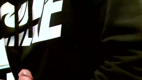 Snapshot of heretost chatting on December 17, 2024, 10:55 am mr D online show from December 17, 2024, 10:55 am