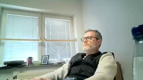 Snapshot of hering76 chatting on March 30, 2026, 10:38 am hering76 online show from March 30, 2026, 10:38 am