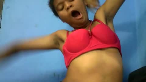 herisse01 online show from April 18, 2026, 3:10 am