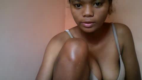 herisse01 online show from May 14, 2026, 8:43 am