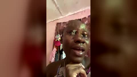 Snapshot of herslatt chatting on January 9, 2026, 9:23 am herslatt online show from January 9, 2026, 9:23 am